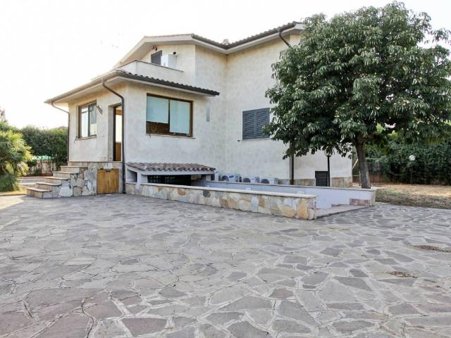 Villa in affitto a Fiano Romano RM