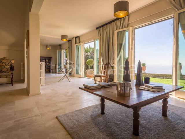 Villa in affitto a Fiesole piazza Mino da Fiesole, arredato, giardino privato, terrazzo TrovaCasa