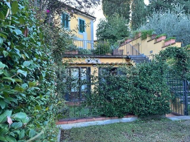 Villa in affitto a Firenze via Gabriele d'Annunzio, arredato, giardino privato, posto auto TrovaCasa