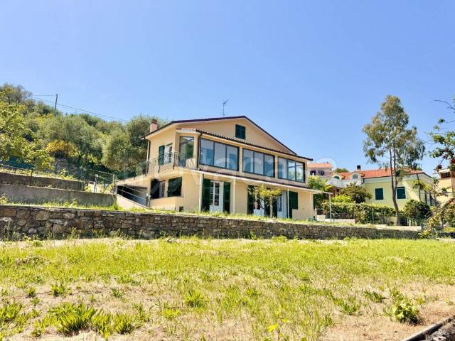 Villa in affitto a Imperia via Labbe, non arredato/vuoto, giardino privato, box TrovaCasa