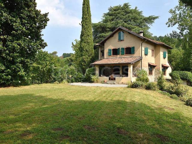 Villa in affitto a Olgiate Molgora viale Sommi Picenardi, 2, giardino privato, parzialmente arredato, caminetto TrovaCasa