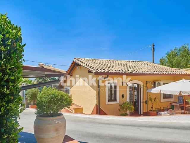 Villa in affitto a Lentini contrada Bonvicino, arredato, giardino privato, posto auto TrovaCasa