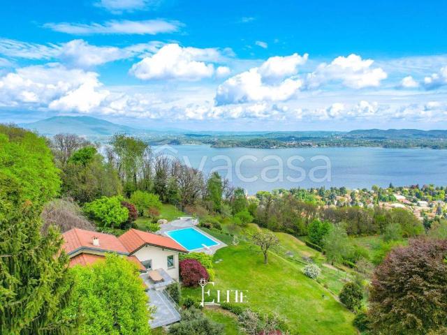 Villa in affitto a Lesa via per Lesa, giardino privato, terrazzo, vista lago TrovaCasa