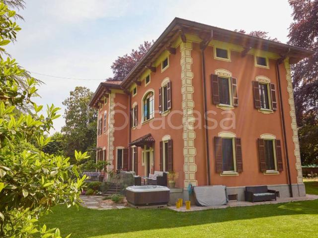 Villa in affitto a Lurate Caccivio via Oltrona, 42, arredato, giardino privato, posto auto TrovaCasa
