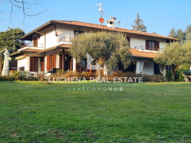 Villa in affitto a Montorfano CO
