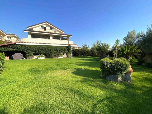 Villa in affitto a Montauro CZ