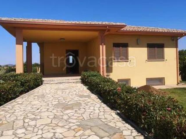 Villa in affitto a Montalto di Castro località Imposto Vaccareccia, giardino privato, terrazzo, caminetto TrovaCasa