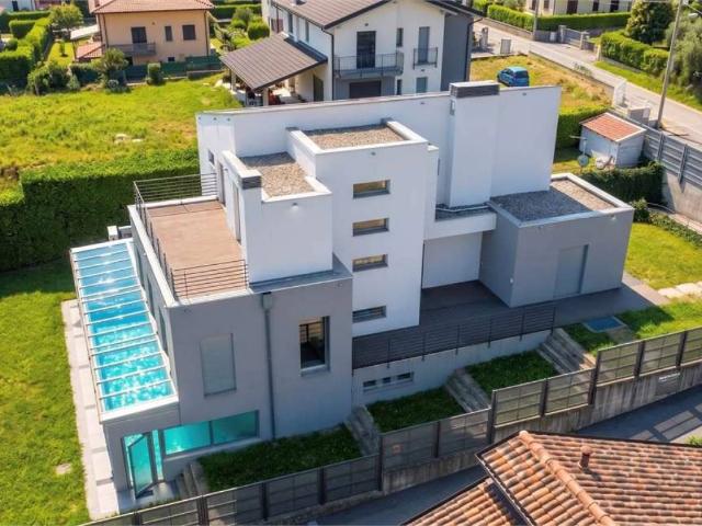 Villa in affitto a Montano Lucino CO