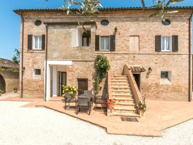 Villa in affitto a Montecosaro