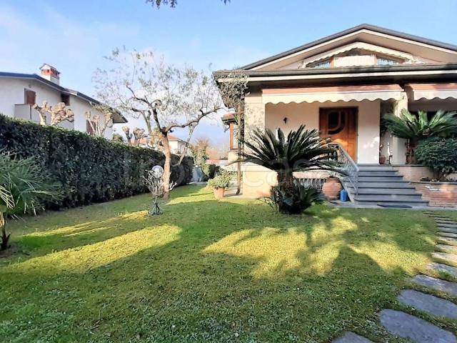 Villa in affitto a Montignoso, arredato, giardino privato, caminetto TrovaCasa