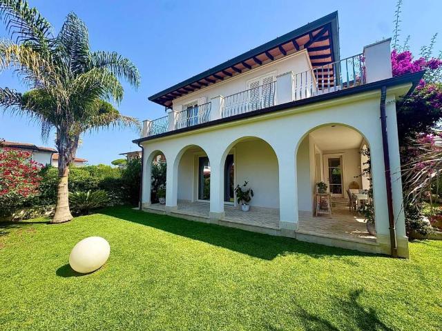 Villa in affitto a Montignoso MS