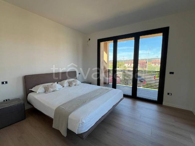 Villa in affitto a Manerba del Garda via Case Sparse Serraglie, 12, non arredato/vuoto, giardino privato, terrazzo TrovaCasa