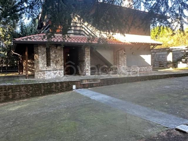 Villa in affitto a Mascalucia via Francesco Guicciardini, 9, arredato, giardino privato, caminetto TrovaCasa
