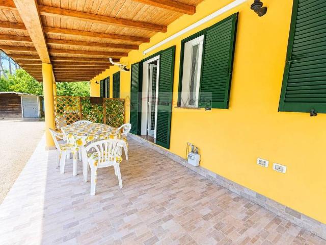 Villa in affitto a Massa MS