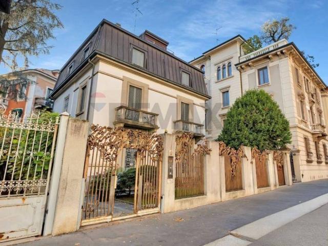 Villa in affitto a Milano arco della Pace, giardino privato, terrazzo, parzialmente arredato TrovaCasa