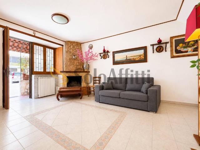 Villa in affitto a Napoli via Due Portoni, arredato, terrazzo, riscaldamento autonomo TrovaCasa