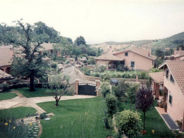 Villa in affitto a Sacrofano largo Fontana Mancina, giardino privato, box, terrazzo TrovaCasa