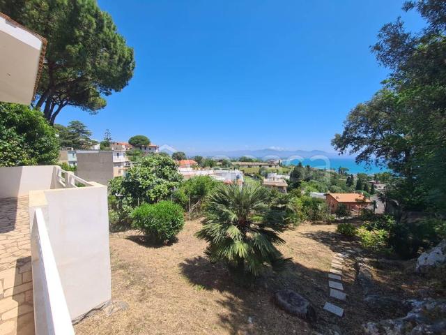 Villa in affitto a San Felice Circeo via Gino Rossi, arredato, giardino privato, vista mare TrovaCasa
