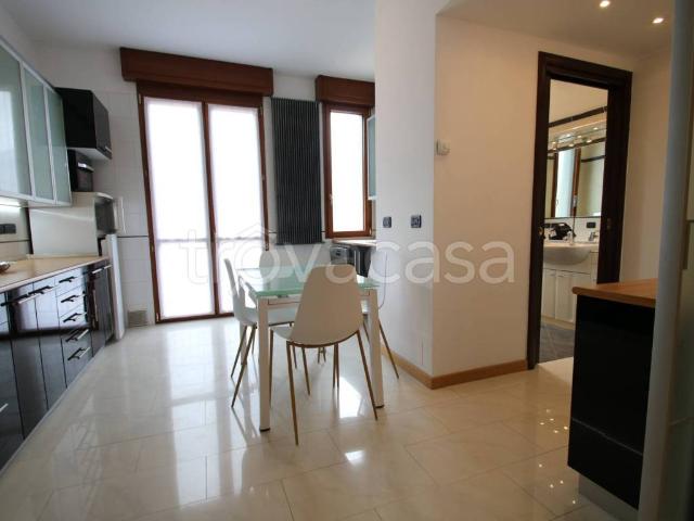 Villa in affitto a San Giuliano Milanese via Antonio Gramsci, giardino privato, parzialmente arredato, caminetto TrovaCasa
