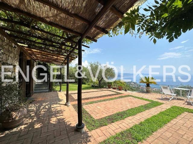 Villa in affitto a Santa Margherita Ligure via Torre San Gioacchino, arredato, giardino privato, terrazzo TrovaCasa