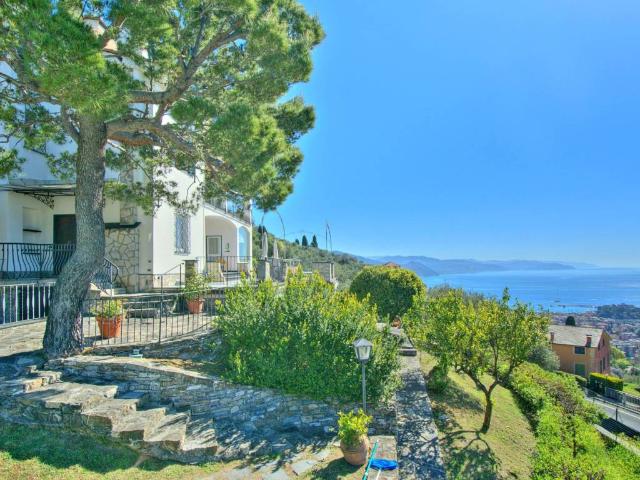 Villa in affitto a Santa Margherita Ligure via Torre San Gioacchino, arredato, giardino privato, terrazzo TrovaCasa