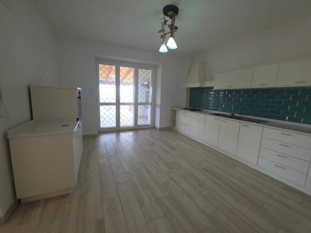 Villa in Affitto a Pozzuoli