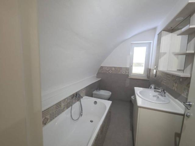 Villa in Affitto a Pozzuoli