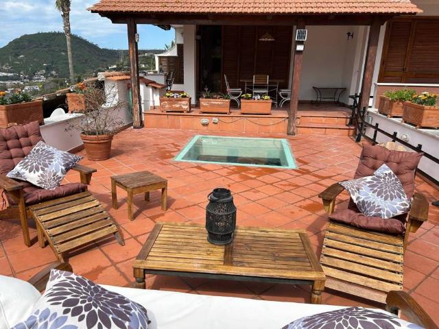 Villa in affitto a Pozzuoli NA