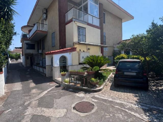 Villa in affitto a Pozzuoli NA