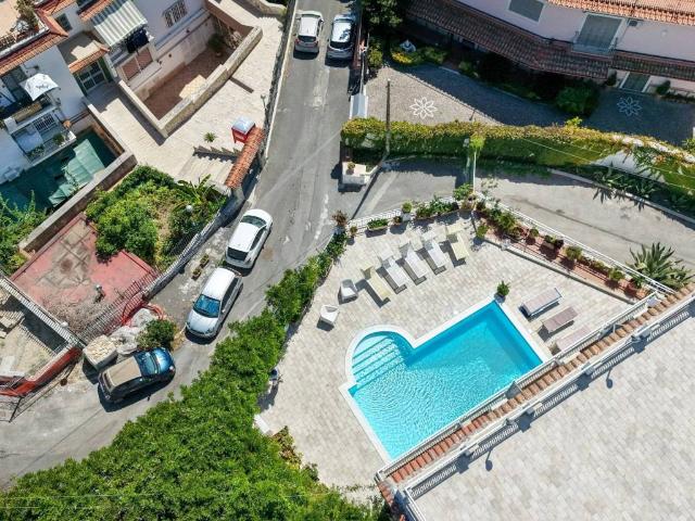 Villa in affitto a Pozzuoli NA