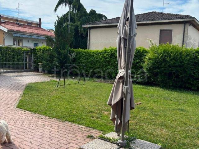Villa in affitto a Podenzano, giardino privato, box, parzialmente arredato TrovaCasa