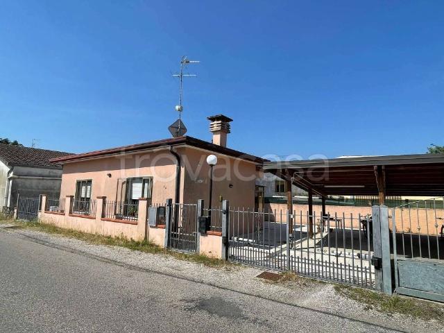 Villa in affitto a Porto Viro via Cao Marina, arredato, semicentrale, lavatrice TrovaCasa