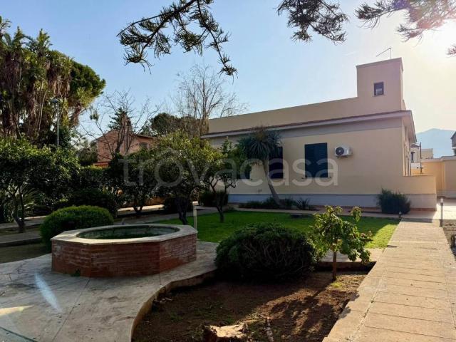 Villa in affitto a Palermo viale Egle, arredato, giardino privato, terrazzo TrovaCasa