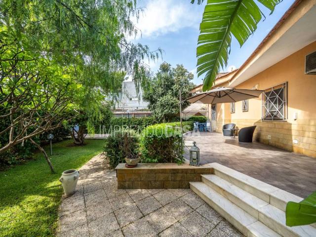 Villa in affitto a Palermo piazza Castelforte, 3, arredato, giardino privato, posto auto TrovaCasa