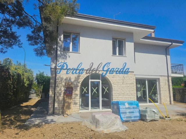 Villa in affitto a Peschiera del Garda VR