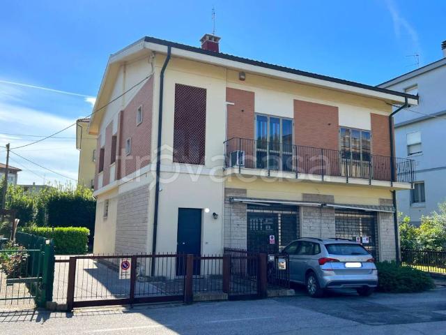 Villa in affitto a Pesaro via Aurelio Saffi, arredato, box, terrazzo TrovaCasa