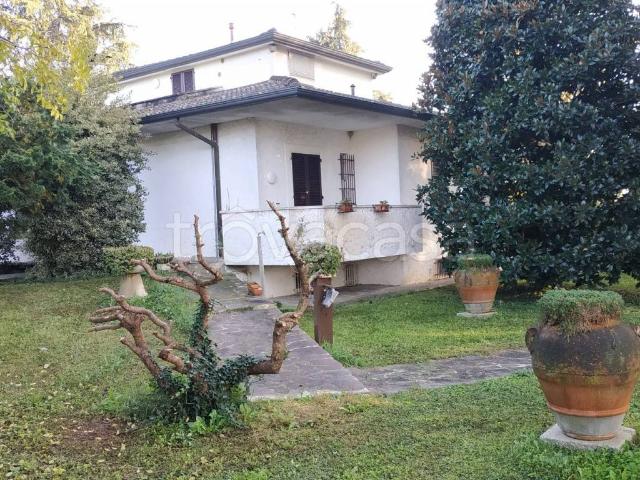 Villa in affitto a Piacenza via Rosalia Gerardin Arthuis, 35, arredato, giardino privato, posto auto TrovaCasa