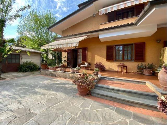 Villa in affitto a Pietrasanta, arredato, giardino privato, posto auto TrovaCasa