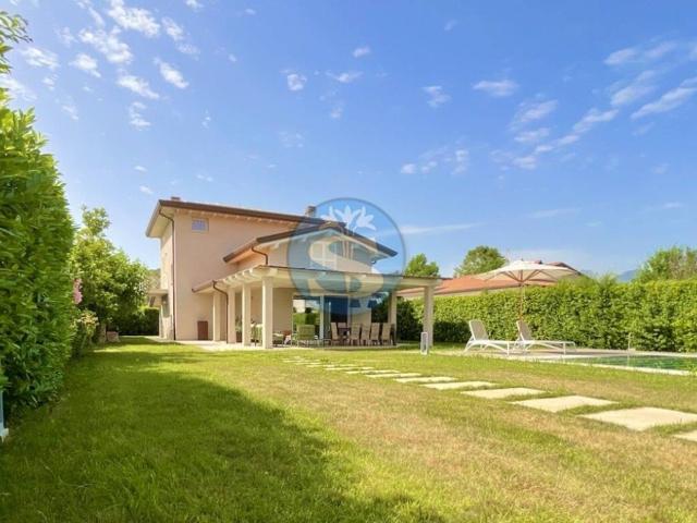 Villa in affitto a Pietrasanta LU