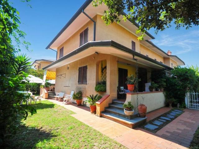 Villa in affitto a Pietrasanta LU