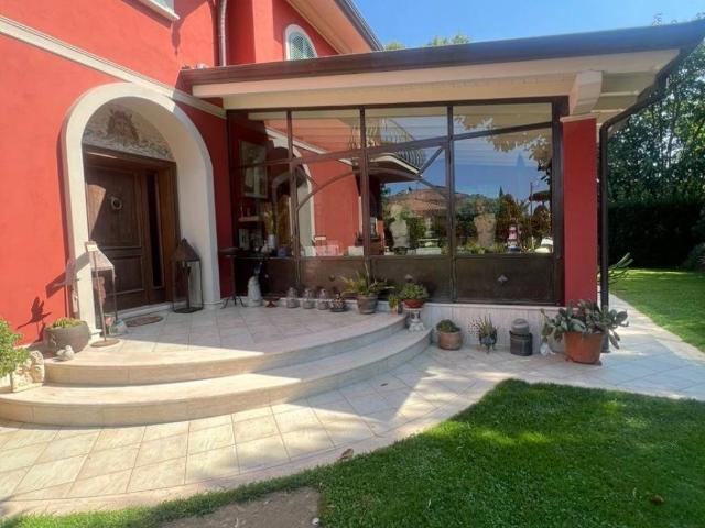 Villa in affitto a Pietrasanta LU