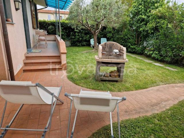 Villa in affitto a Pietrasanta via del Sale, arredato, giardino privato, cucina abitabile TrovaCasa