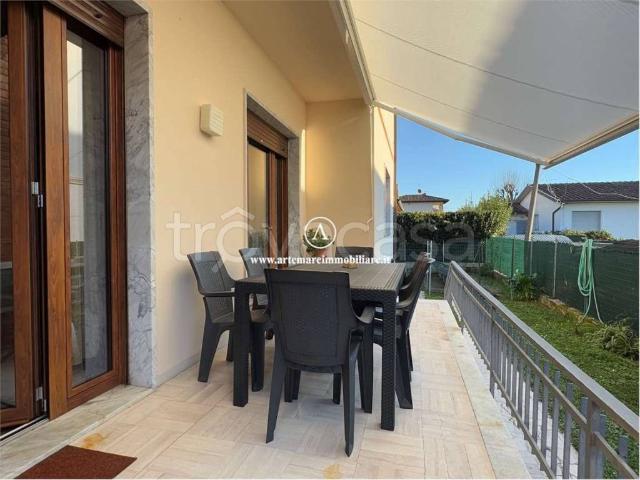 Villa in affitto a Pietrasanta via Filippo Turati, arredato, giardino privato, posto auto TrovaCasa