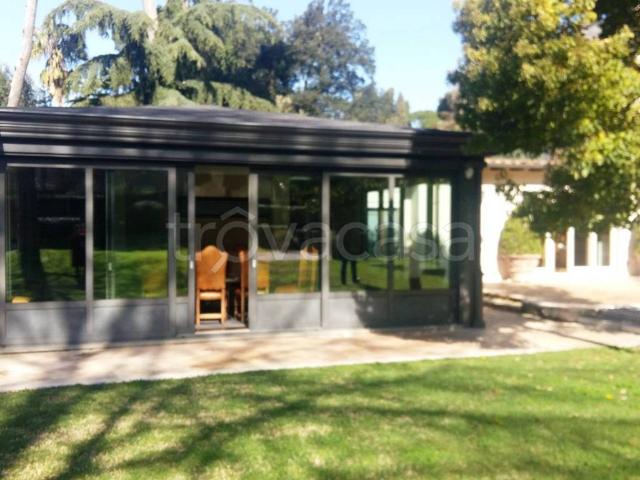 Villa in affitto a Roma terme di Caracalla, giardino privato, parzialmente arredato, ristrutturato TrovaCasa