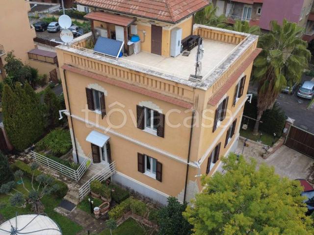 Villa in affitto a Roma via Gennargentu, 11, giardino privato, terrazzo, riscaldamento autonomo TrovaCasa