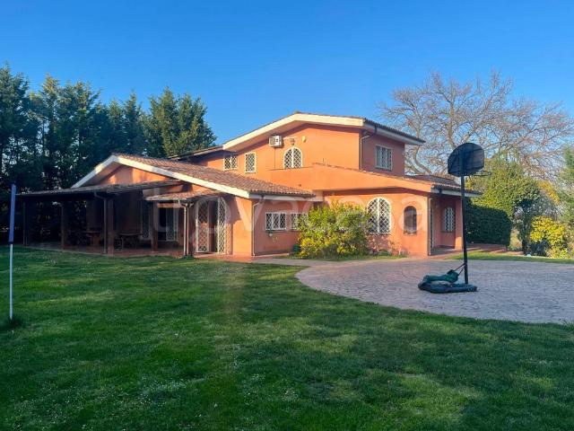 Villa in affitto a Roma via della Giustiniana, non arredato/vuoto, giardino privato, terrazzo TrovaCasa
