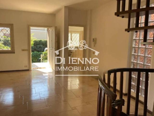 Villa in affitto a Roma via di Bravetta, non arredato/vuoto, giardino privato, box TrovaCasa
