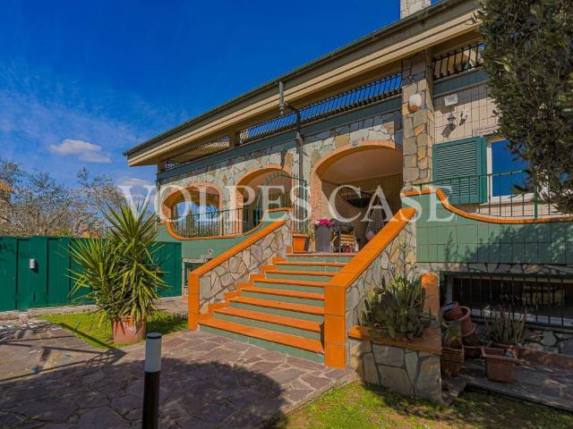 Villa in affitto a Roma via di Prato Lauro, giardino privato, box, terrazzo TrovaCasa