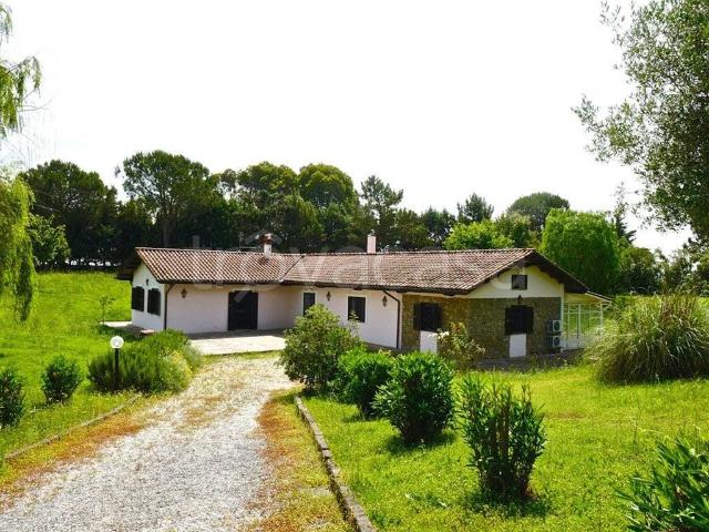 Villa in affitto a Roma via di Quarto Annunziata, non arredato/vuoto, giardino privato, terrazzo TrovaCasa