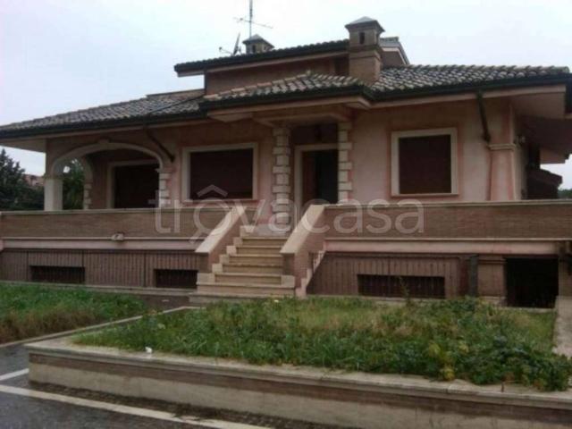 Villa in affitto a Roma via di Vallerano, non arredato/vuoto, giardino privato, box TrovaCasa